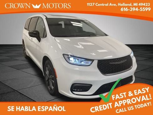 New 2026 Chrysler Pacifica Select image 1