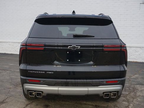 Used 2025 Chevrolet Traverse LT w/ LPO, Floor Liner Package image 6