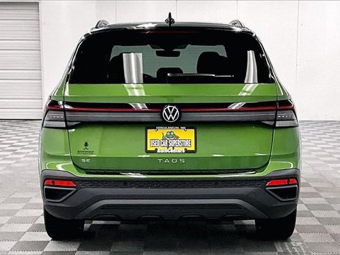 Used 2025 Volkswagen Taos SE image 4