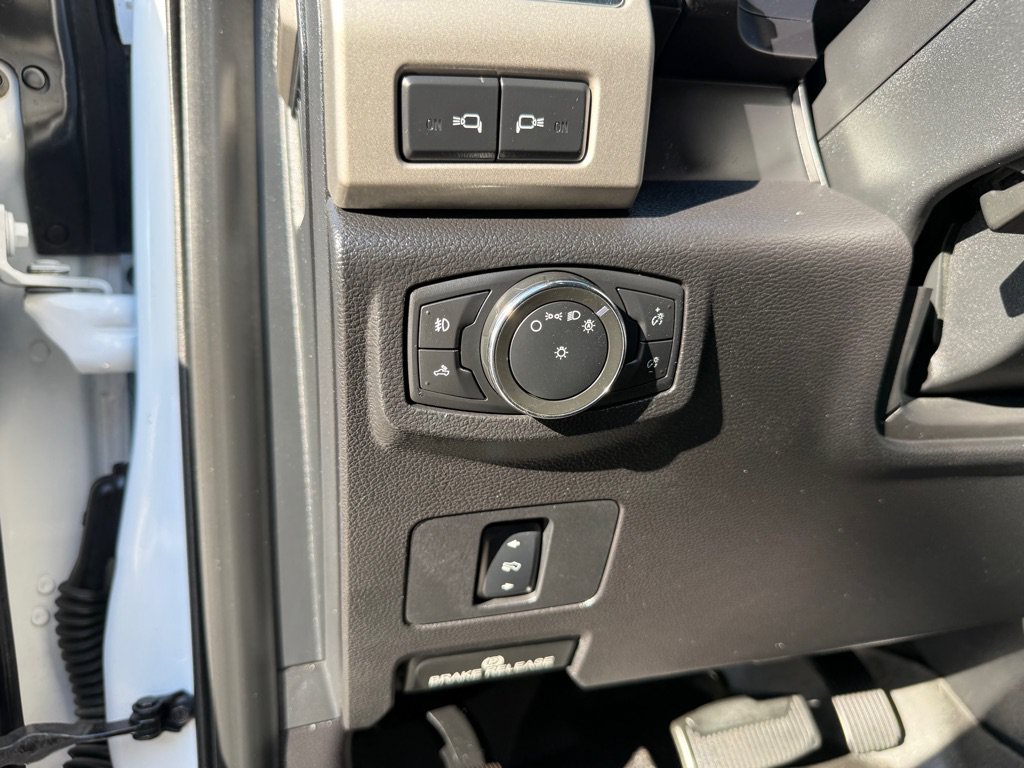 Used 2017 Ford F250 Lariat w/ Lariat Value Package AWD/4WD image 23