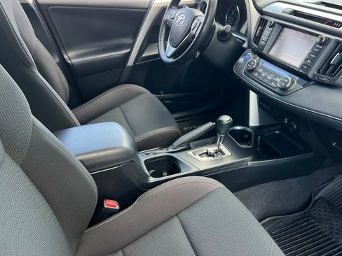Used 2017 Toyota RAV4 XLE w/ Convenience Package AWD/4WD image 16