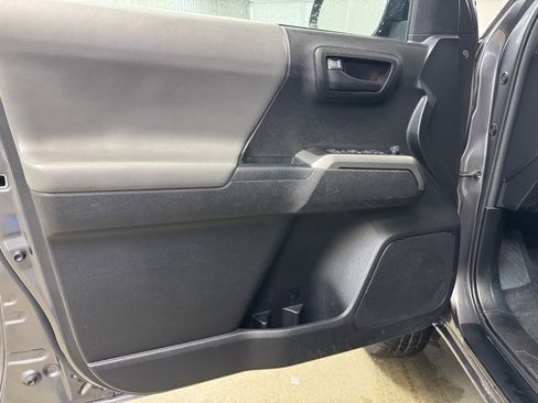 Used 2022 Toyota Tacoma SR5 image 9