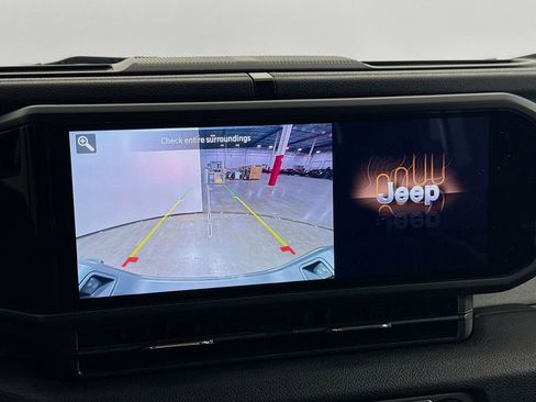 Used 2024 Jeep Gladiator Sport image 43