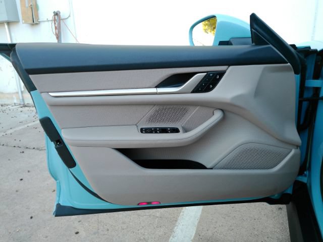 Used 2022 Porsche Taycan RWD image 12