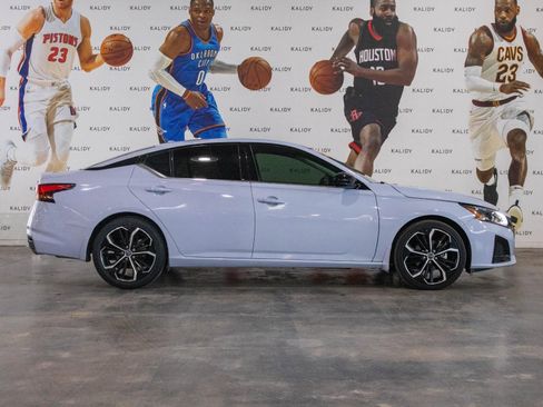 Used 2023 Nissan Altima 2.5 SR image 17