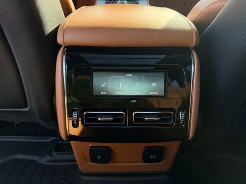 Used 2020 Lincoln Aviator Black Label Grand Touring w/ Class IV Trailer Tow Package image 32