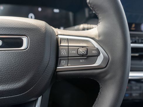 Used 2023 Jeep Compass High Altitude AWD/4WD image 27