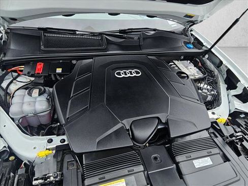 Used 2024 Audi Q8 Prestige w/ Prestige Package image 23