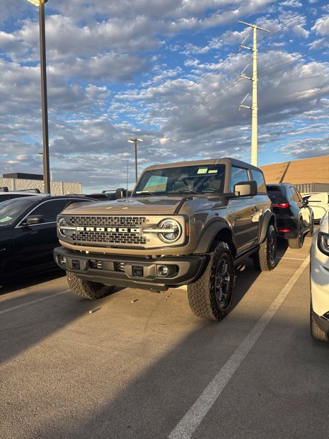 Used 2025 Ford Bronco Badlands AWD/4WD image 3