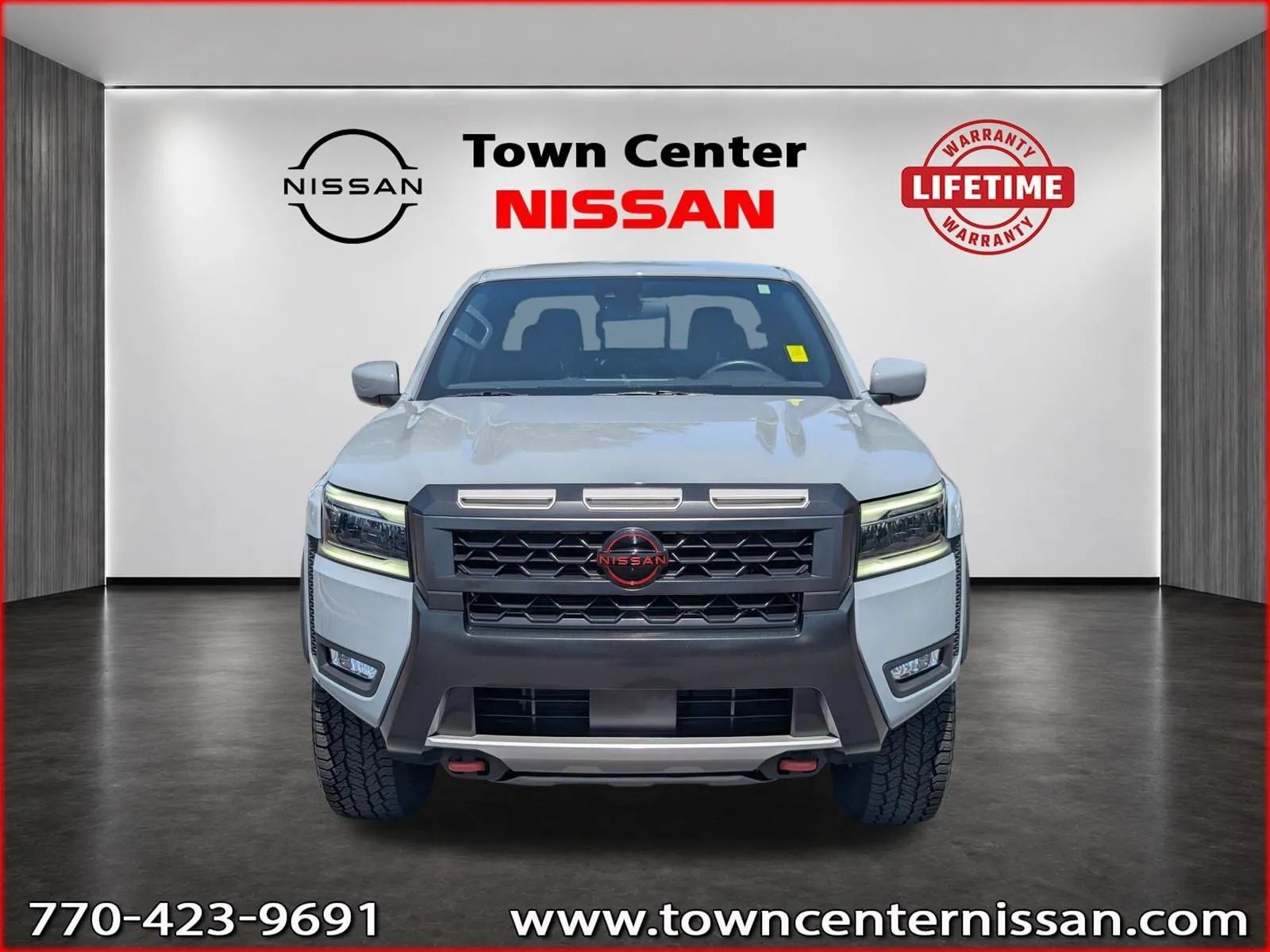 Certified 2025 Nissan Frontier PRO-4X AWD/4WD image 2