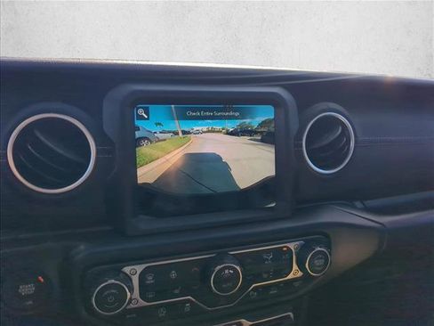 Used 2020 Jeep Gladiator Overland w/ Uconnect 4C Nav & Sound Group image 11
