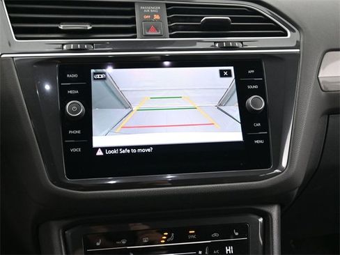 Used 2024 Volkswagen Tiguan SE image 24