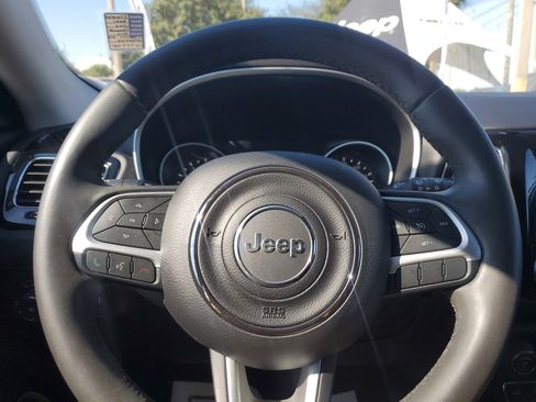 Used 2021 Jeep Compass Latitude image 22