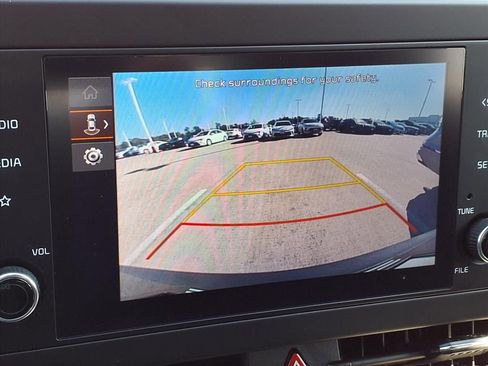 Used 2023 Kia Sportage LX image 11