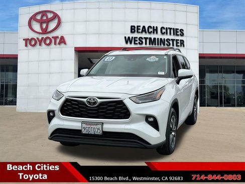 Used 2023 Toyota Highlander XLE FWD image 5