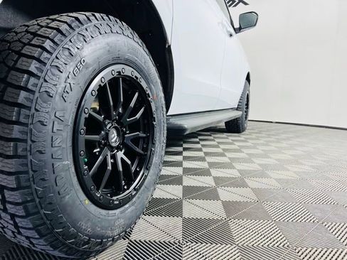 Used 2024 Ford Expedition Max XL image 5