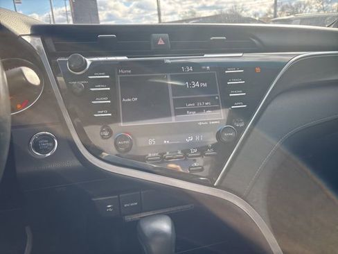Used 2018 Toyota Camry XSE image 18
