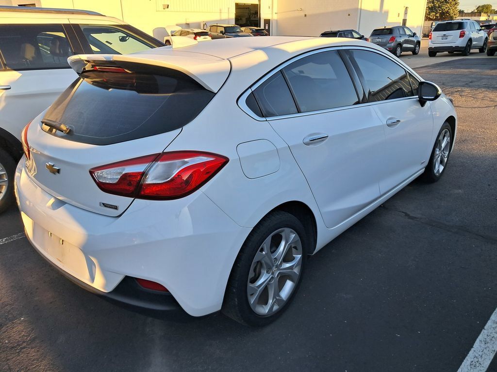 Used 2018 Chevrolet Cruze Premier FWD image 7