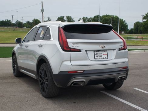 Used 2019 Cadillac XT4 Premium Luxury w/ Cold Weather Package FWD image 13