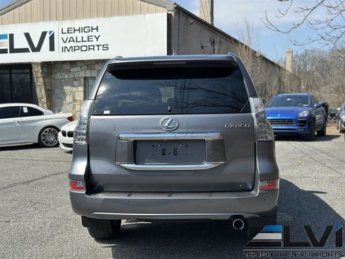 Used 2018 Lexus GX 460 Premium w/ Premium Package image 5