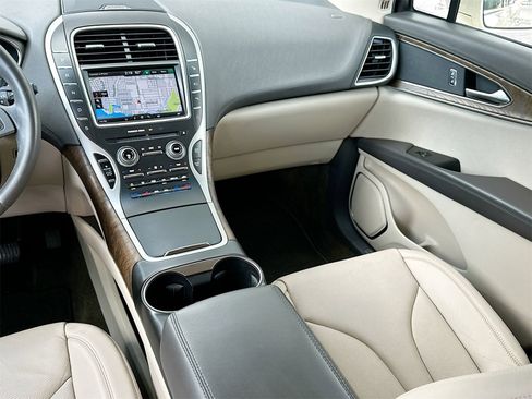 Used 2016 Lincoln MKX Reserve w/ Technology Package image 24