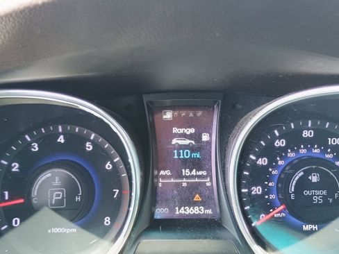 Used 2015 Hyundai Santa Fe GLS w/ Option Group 03 FWD image 10