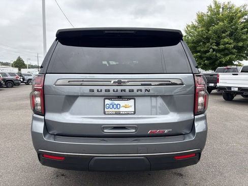 Used 2022 Chevrolet Suburban RST w/ Luxury Package AWD/4WD image 4