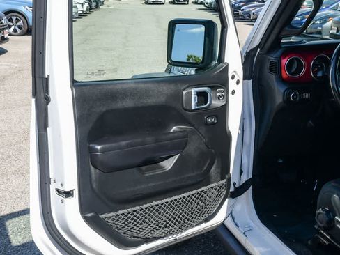 Used 2021 Jeep Wrangler Unlimited Rubicon w/ Safety Group AWD/4WD image 31