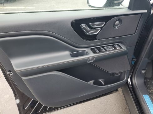 New 2026 Lincoln Aviator Premiere image 8