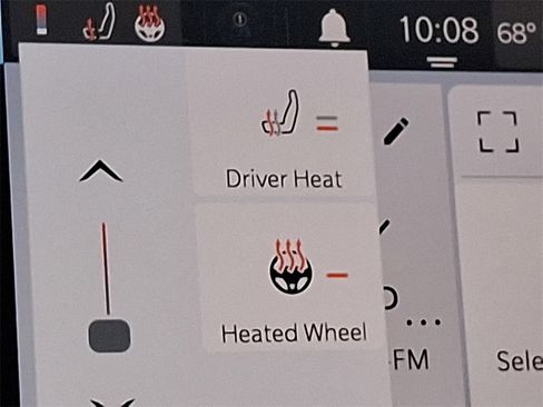 Used 2022 Chrysler Voyager LX image 24