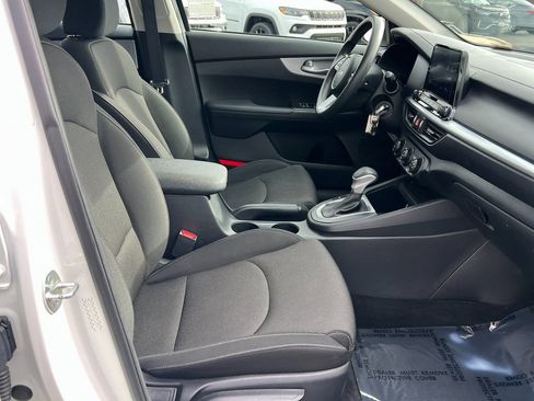Used 2023 Kia Forte LXS w/ LXS Technology Package image 14