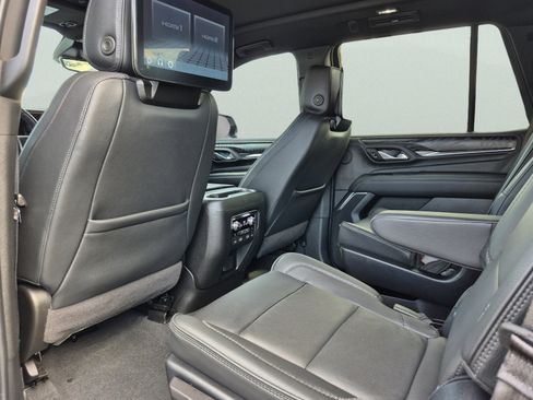 Used 2024 GMC Yukon Denali w/ Advanced Technology Package AWD/4WD image 18