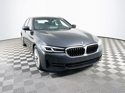 Used 2021 BMW 530i xDrive w/ Convenience Package AWD/4WD image 2