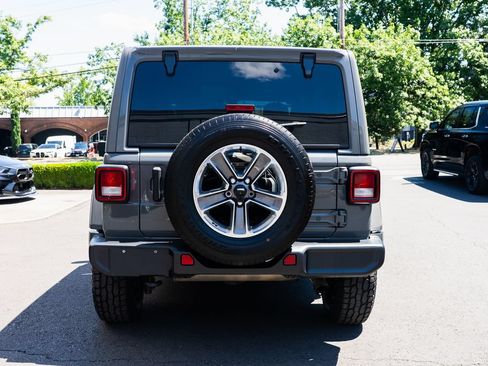 Used 2021 Jeep Wrangler Unlimited Sahara w/ Uconnect 4C Nav & Sound Group AWD/4WD image 5