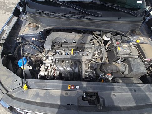 Used 2025 Hyundai Venue Limited FWD image 14
