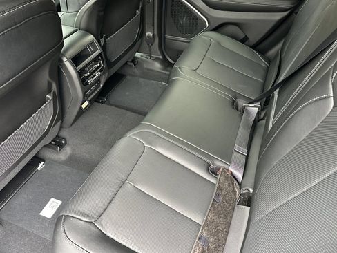 New 2026 Jeep Grand Cherokee Limited AWD/4WD image 11