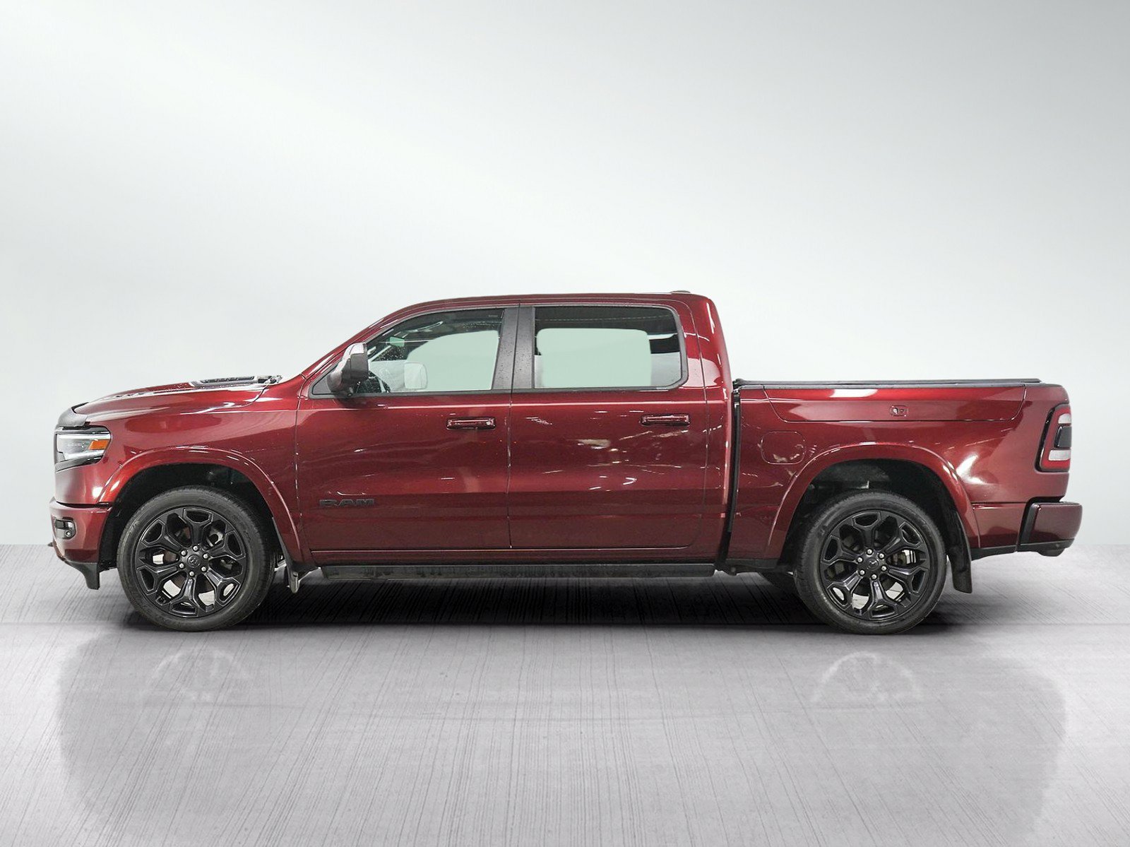 Used 2022 RAM 1500 Limited AWD/4WD image 2