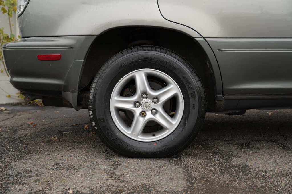 Used 2002 Lexus RX 300 4WD w/ Premium Pkg Plus image 11