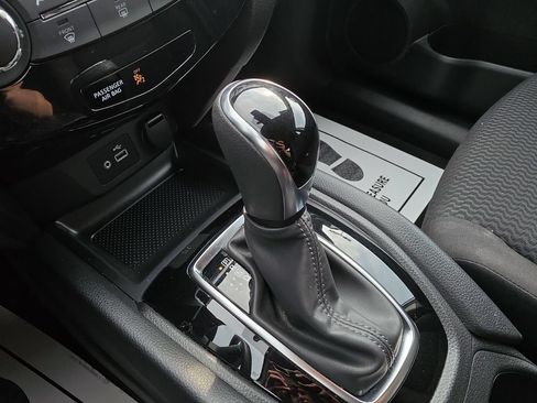 Used 2020 Nissan Rogue Sport S AWD/4WD image 28