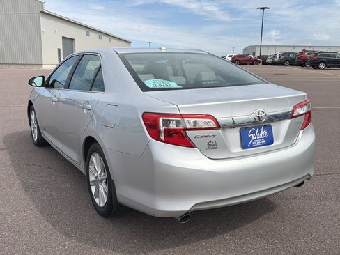 Used 2013 Toyota Camry XLE FWD image 10