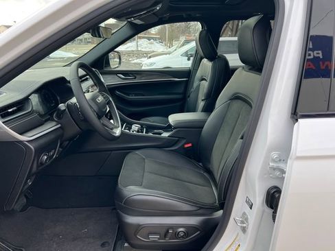New 2026 Jeep Grand Cherokee 4WD image 4