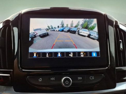 Used 2023 Chevrolet Traverse Premier AWD/4WD image 21
