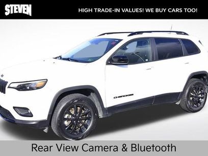 Used 2023 Jeep Cherokee Altitude Lux