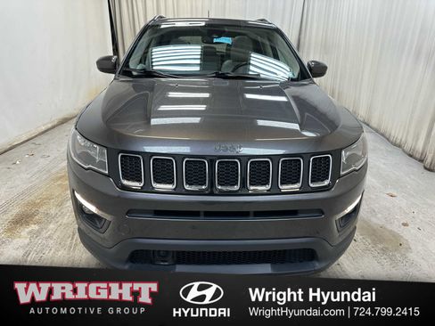 Used 2020 Jeep Compass Latitude image 2
