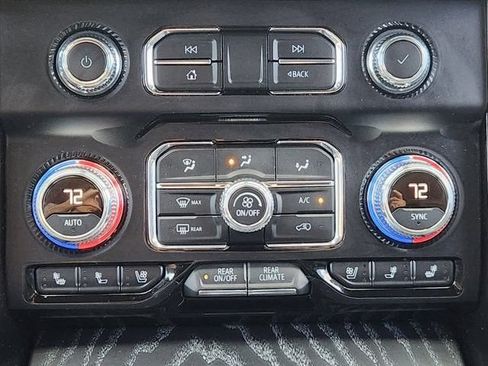 Used 2022 GMC Yukon Denali RWD image 17