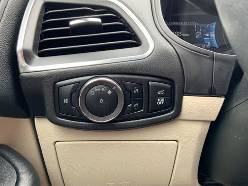 Used 2024 Ford Edge Titanium AWD/4WD image 17
