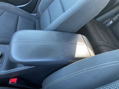 Used 2024 GMC Terrain SLE w/ Elevation Edition image 21