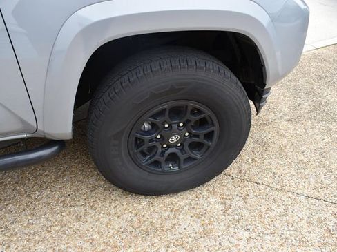 Used 2021 Toyota Tacoma SR5 image 13