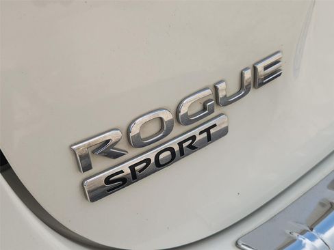 Used 2019 Nissan Rogue Sport SV FWD image 30