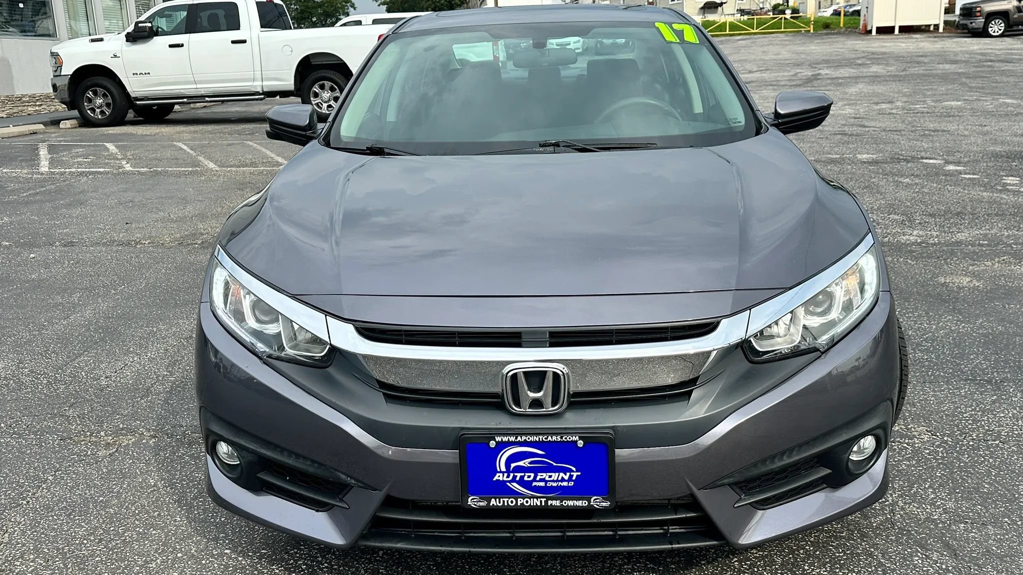 Used 2017 Honda Civic EX-T image 2